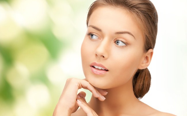Tiêm axit hyaluronic cho mặt (môi, dưới mắt, trán). Ảnh trước và sau