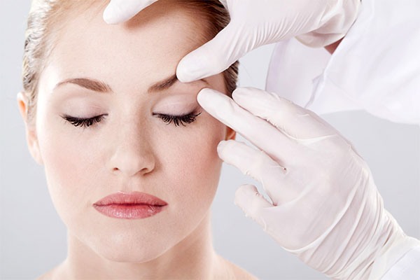 Blepharoplasty - nó là gì, nó diễn ra như thế nào, trước và sau khi chụp ảnh