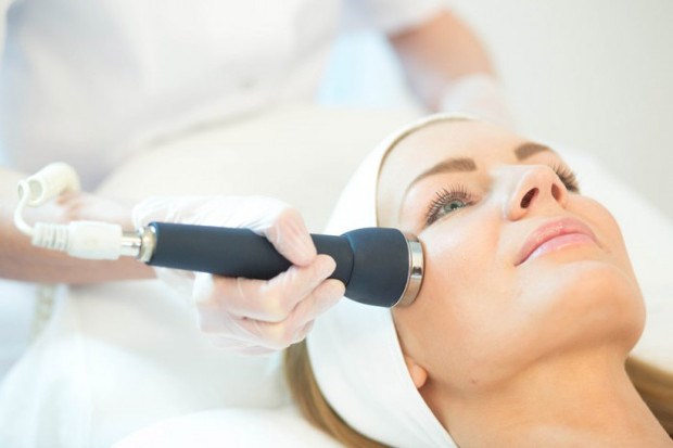 Mesotherapy của khuôn mặt. Nó là gì, tiêm, không tiêm, hình ảnh, giá của thủ tục