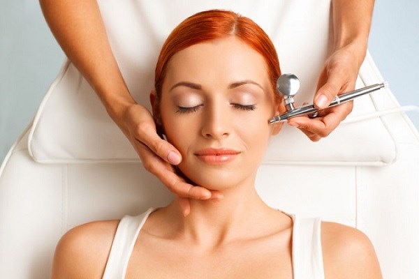 Mesotherapy của khuôn mặt. Nó là gì, tiêm, không tiêm, hình ảnh, giá của thủ tục