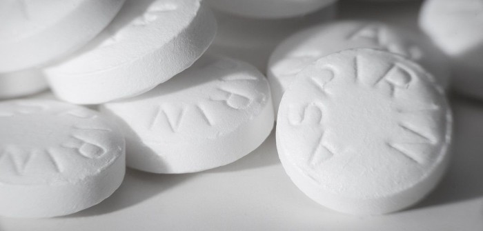 Mặt nạ than và gelatin trị mụn đầu đen. Công thức, đánh giá