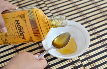 Mặt nạ than và gelatin trị mụn đầu đen. Công thức, đánh giá