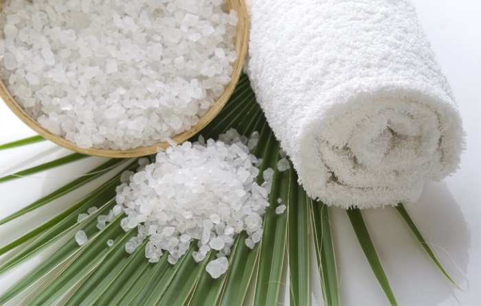 Mặt nạ tóc trị rụng tóc, tăng trưởng, mật độ. Công thức nấu ăn với sinh tố, đường, mù tạt, mật ong, dầu thầu dầu, rượu cognac
