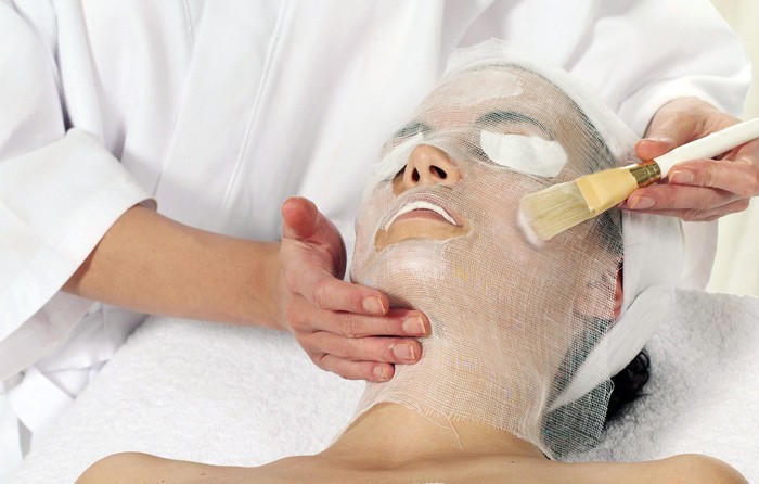 Parafina. Para que é usada a parafina para mãos, pés e rosto? Cosmeticamente líquido, parafina fria, banhos