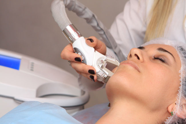 Massage mặt chống nhăn cho da sau 30, 40, 50 tuổi. Cách tự làm tại nhà