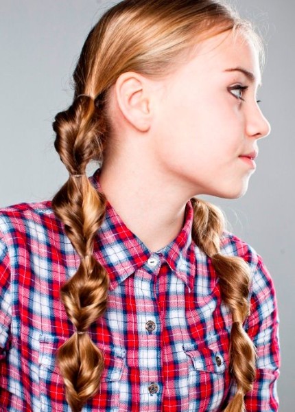 Gaya rambut yang paling bergaya dan cantik untuk rambut panjang. Arahan mengenai cara membuat gaya rambut malam yang sederhana, mudah. Gambar