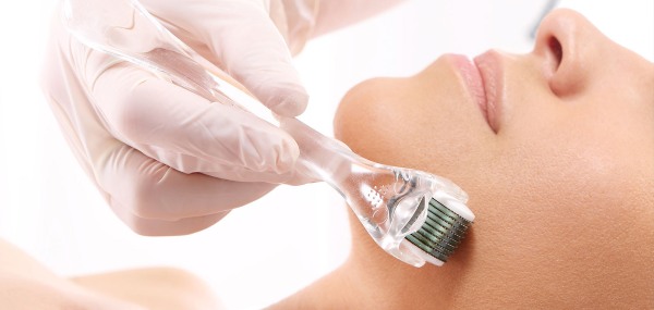 Cách nhanh chóng loại bỏ cằm hai ngấn: bài tập, phương tiện thẩm mỹ, massage, thể dục để phục hồi khuôn mặt trái xoan