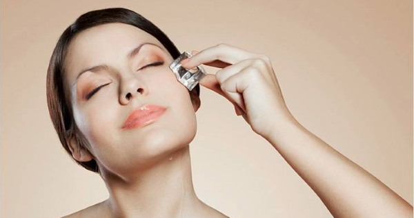 Cách nhanh chóng loại bỏ cằm hai ngấn: bài tập, phương tiện thẩm mỹ, massage, thể dục để phục hồi khuôn mặt trái xoan