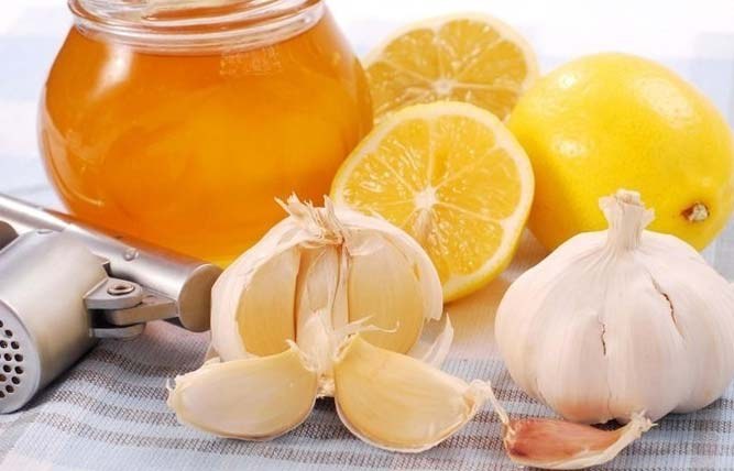 Mặt nạ nuôi dưỡng, dưỡng ẩm và phục hồi tóc khô. Công thức nấu ăn để sử dụng tại nhà