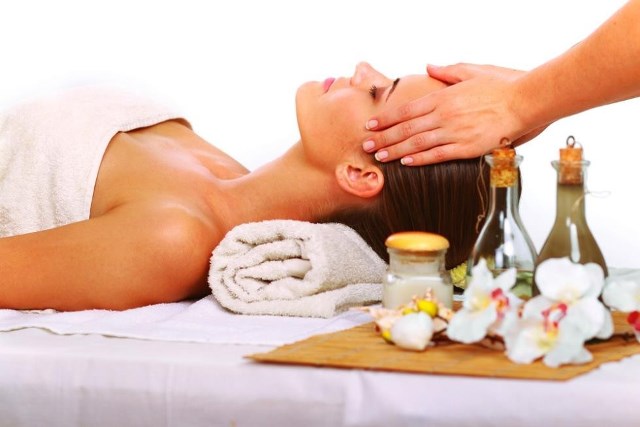 Massage mặt chống nhăn cho da sau 30, 40, 50 tuổi. Cách tự làm tại nhà
