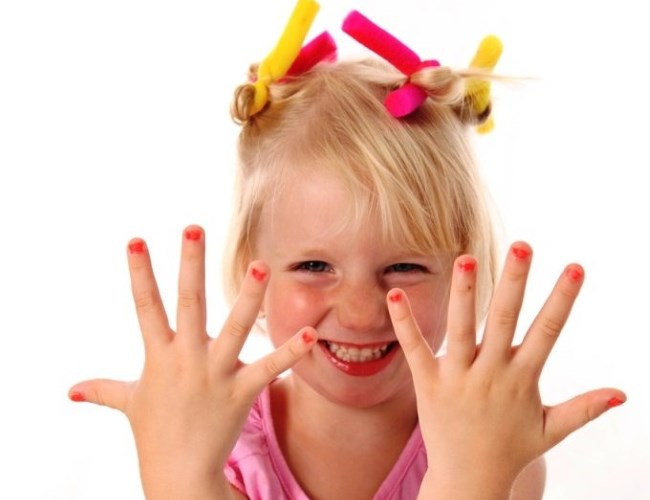 Móng tay bị bong tróc. Làm gì ở nhà. Nguyên nhân và cách điều trị các bài thuốc dân gian ở người lớn và trẻ em