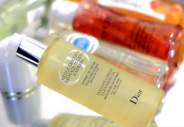 Hydrophilic oil - มันคืออะไร, วิธีล้างหน้า, วิธีใช้สำหรับผม, ผิวหนัง, น้ำยาล้างเครื่องสำอาง สูตรโฮมเมด