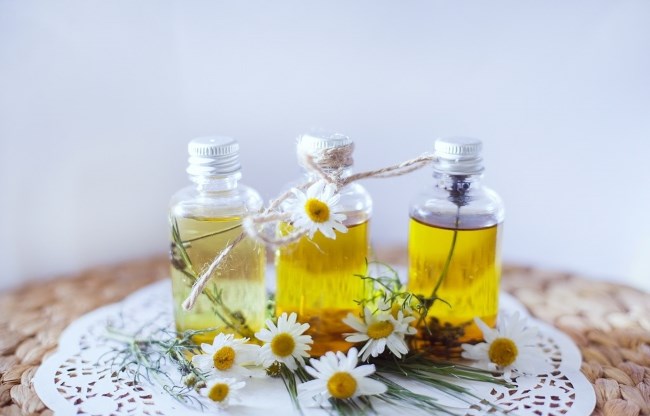 Hydrophilic oil - มันคืออะไร, วิธีล้างหน้า, วิธีใช้สำหรับผม, ผิวหนัง, น้ำยาล้างเครื่องสำอาง สูตรโฮมเมด