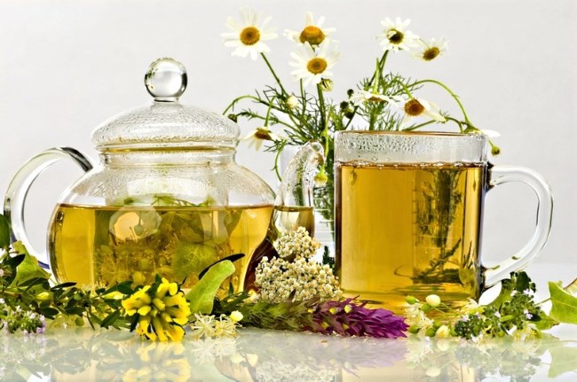 Biện pháp khắc phục tình trạng rụng tóc ở phụ nữ: các loại vitamin rẻ tiền, các bài thuốc dân gian hiệu quả