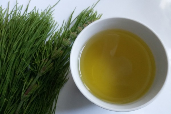Nguyên nhân và cách điều trị chứng ra mồ hôi nách nhiều ở phụ nữ. Làm thế nào để loại bỏ mồ hôi bằng các biện pháp dân gian