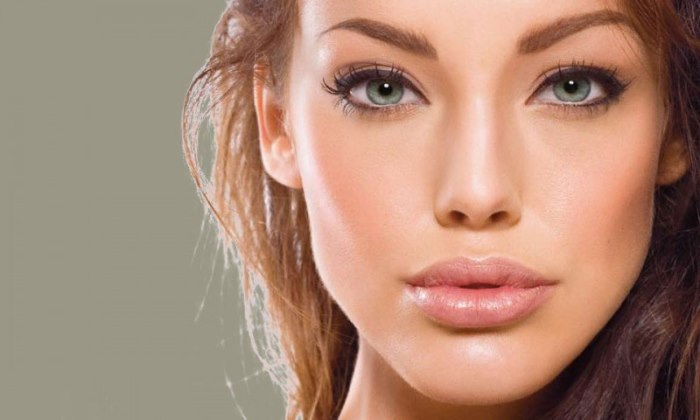 حمض الهيالورونيك على الشفاه - قبل وبعد الصور ، إلى متى يستمر التأثير ، موانع الاستعمال