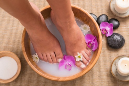 Cách loại bỏ da sần sùi ở gót chân nhanh chóng và hiệu quả tại nhà