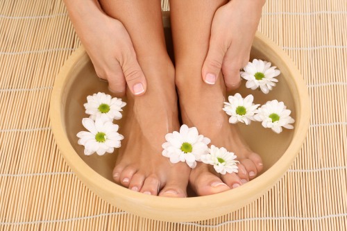 Cách loại bỏ da sần sùi ở gót chân nhanh chóng và hiệu quả tại nhà