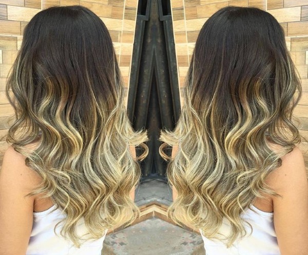 Những lựa chọn thời trang để nhuộm tóc năm 2020. Kỹ thuật nhuộm shatush, ombre, sombre, balayazh, bronding, highlight. Một bức ảnh