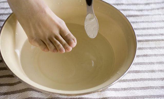 Vết chai ở chân - cách điều trị tại nhà bằng các biện pháp dân gian, thuốc mỡ, kem bôi, thạch cao