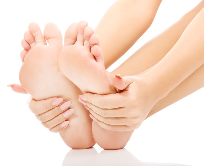 Vết chai ở chân - cách điều trị tại nhà bằng các biện pháp dân gian, thuốc mỡ, kem bôi, thạch cao