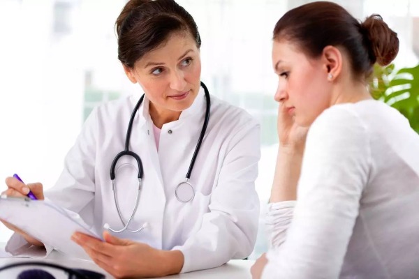 معدل تحليل الدم البيوكيميائي عند النساء بعد 40 ، 50 ، 60 سنة. الطاولة