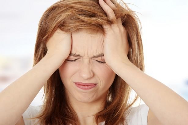 Tại sao tóc trên đầu phụ nữ lại rụng - nguyên nhân do đâu, phải làm sao, cách điều trị. Công thức dân gian trị rụng tóc, đắp mặt nạ