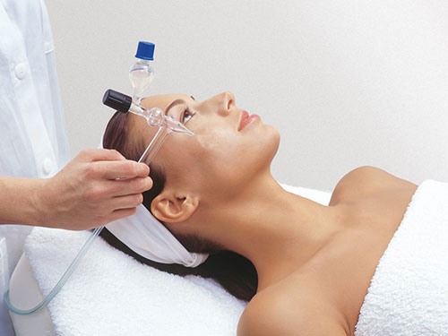 Cicatrizes no rosto após acne - como se livrar de: cremes, pomadas, produtos farmacêuticos, máscaras, métodos cosméticos e médicos