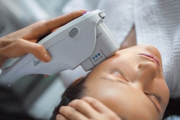 Nâng cơ SMAS - làm sạch mặt bằng sóng siêu âm. Đặc điểm của quy trình, chỉ định, chống chỉ định, hiệu quả mong đợi, ảnh