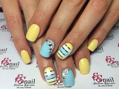 Thiết kế móng tay với băng dính cho móng tay ngắn và dài. Hình ảnh, ý tưởng với kim cương giả, băng dính scotch. Lớp học thạc sĩ: cách làm móng tay bằng sơn gel