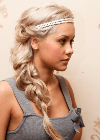 Penteado grego para cabelos longos com curativo. Instruções passo a passo com foto