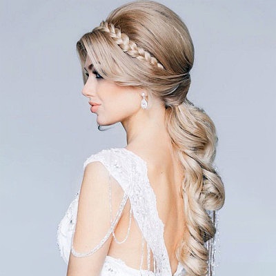 Penteado grego para cabelos longos com curativo. Instruções passo a passo com foto