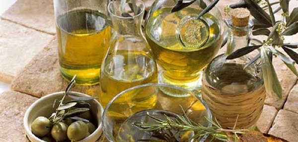Како направити свој шампон код куће.Рецепти од коприве, сапунских ораха, пепела, веша и сапуна за бебе, јаја, какао