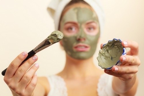 Các biện pháp dân gian cho mụn trứng cá trên mặt. Các công thức nấu ăn tốt nhất và sử dụng chúng ở nhà