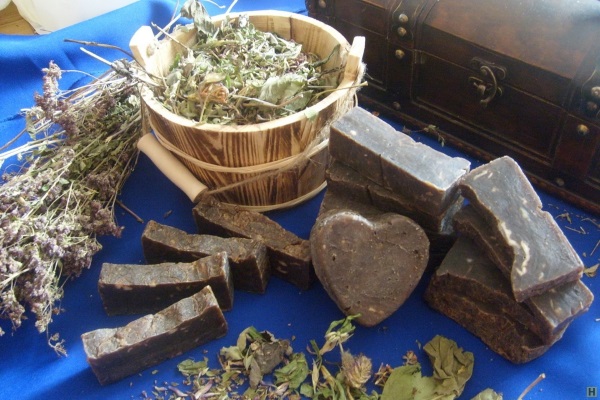 Các biện pháp dân gian cho mụn trứng cá trên mặt. Các công thức nấu ăn tốt nhất và sử dụng chúng ở nhà