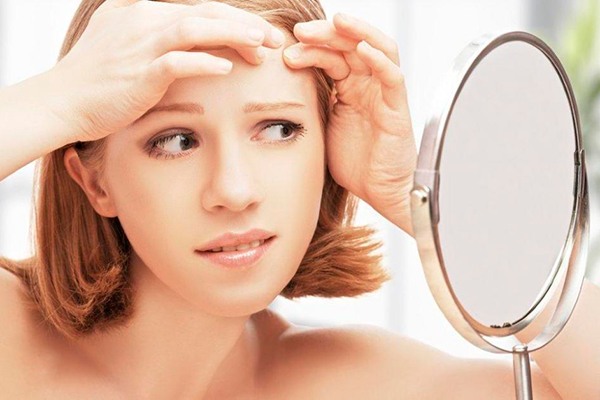 Mụn dưới da trên mặt.Lý do làm thế nào để thoát khỏi. Điều trị nhanh chóng bằng các biện pháp dân gian, thuốc mỡ, thuốc tại nhà