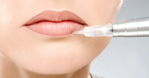 Tatu bibir dengan warna: warna semula jadi, 3D, miass, karamel, foto