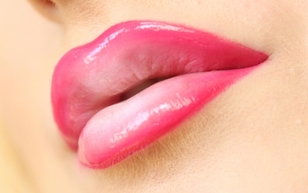 Tatu bibir dengan warna: warna semula jadi, 3D, miass, karamel, foto