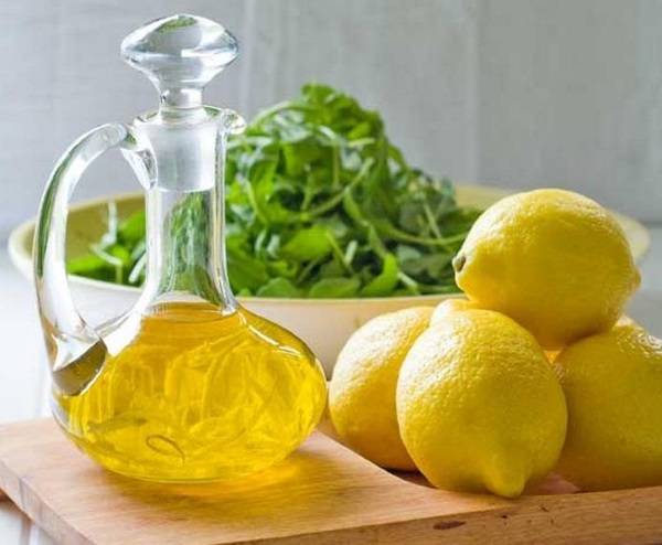 رذاذ الشعر. أيهما أفضل للاستخدام ، وكيفية استخدامه ، وكيفية القيام بذلك بنفسك في المنزل باستخدام ملح البحر ، والترطيب ، والحماية من الحرارة ، للشعر الجاف وسهولة التمشيط