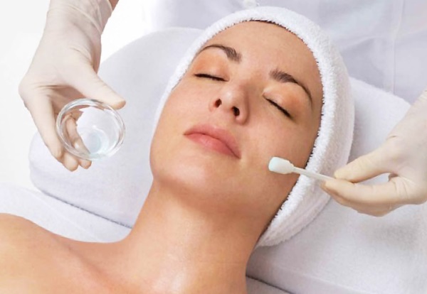 Ferul peel - nó là gì, nó được thực hiện như thế nào, axit, quy trình của quy trình Medderma, đánh giá, ảnh và kết quả