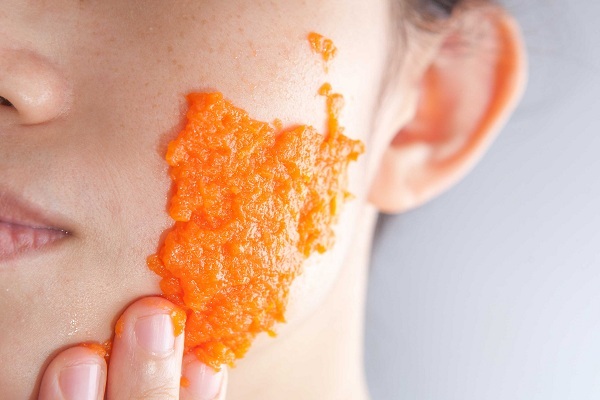 Mascarillas faciales con aceite de oliva. Las mejores recetas con miel, huevo, limón, aceite para arrugas, sequedad y descamación