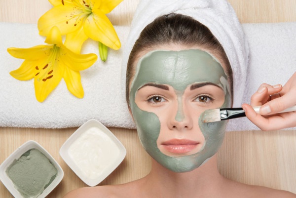 Mascarillas faciales con aceite de oliva. Las mejores recetas con miel, huevo, limón, aceite para arrugas, sequedad y descamación
