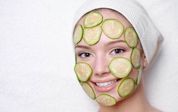 Mặt nạ trị bệnh rosacea trên mặt tại nhà. Công thức dưỡng ẩm, chữa bệnh với ascorutin, giấm táo, trà xanh, đất sét, mật ong, dầu