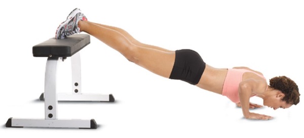 Push-up dari lantai adalah program latihan untuk gadis dan lelaki pemula untuk mendapatkan massa otot dada. Program 100 kali dalam 6 minggu