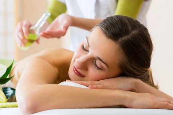 Dầu đào. Thuộc tính và ứng dụng trong thẩm mỹ, y học và nấu ăn. Đơn thuốc bôi ngoài da mặt và toàn thân, móng tay, tóc trong điều trị bệnh