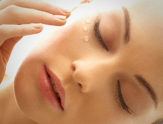 Dầu đào.Thuộc tính và ứng dụng trong thẩm mỹ, y học và nấu ăn. Đơn thuốc bôi ngoài da mặt và toàn thân, móng tay, tóc trong điều trị bệnh