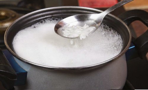 تنشيط ماسكات الشعر بعد التلوين والتفتيح والكي.وصفات بسيطة للشعر الجاف والدهني والتالف من الصلع
