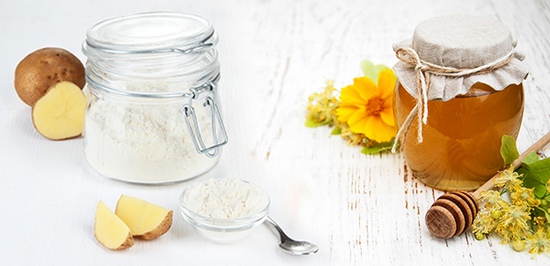 Tóc dầu ở chân tóc và dọc theo toàn bộ chiều dài, khô ở ngọn tóc và rụng. Nguyên nhân và điều trị: dầu gội, mặt nạ, dầu, dầu dưỡng