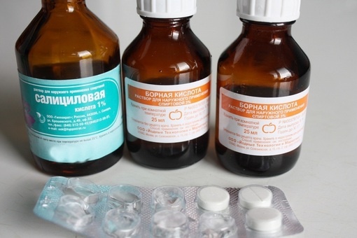 Người nói chuyện trị mụn. Công thức của bác sĩ da liễu với Levomycetin và axit Salicylic. Cách pha chế và sử dụng