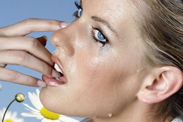 Inchaço sob os olhos pela manhã. Causas e tratamento em mulheres e homens, hematomas matinais, vermelhidão, bolsas nas maçãs do rosto